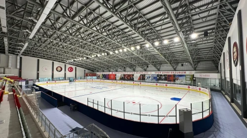 Palandöken 500’lük Buz Kompleksi, sporseverlere modern imkanlarla kapılarını açtı