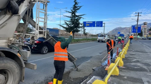 Hopa’nın Dört Bir Yanında Hizmet Seferberliği Sürüyor