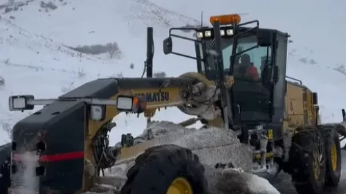 Çirişli Geçidi'nde Karla Mücadele Ekipleri Özveriyle Çalışıyor