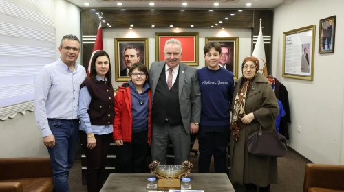 Rize İl Başkanı Katmer, vatandaşlarla buluşarak talepleri dinledi ve görüş alışverişinde bulundu