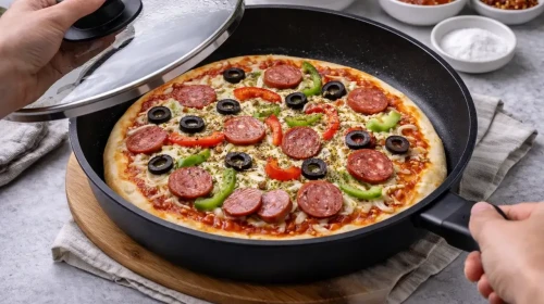 Gelinim Mutfakta Tavada Anne Pizza Tarifi: Tavada Anne Pizza Nasıl Yapılır?