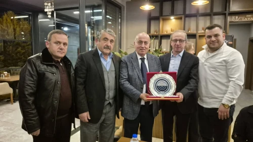 Beşikdüzü Belediyesi'nde emekli olan Cahit Erkut ve Filiz Kahyaoğlu'na veda mesajı yayımlandı