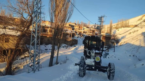 Olur'da kar temizleme çalışmaları tamamlandı, ekipler teyakkuzda kalmaya devam ediyor