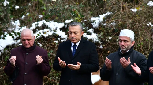 Trabzon Valisi, Özkan Sümer'in kabrini ziyaret ederek anısını yad etti