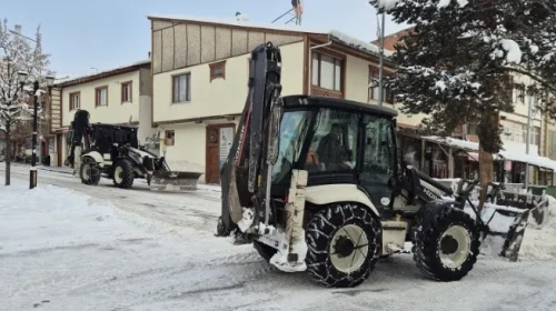 Pazaryolu'nda kar temizleme seferberliği: Ekipler durmaksızın çalışıyor!