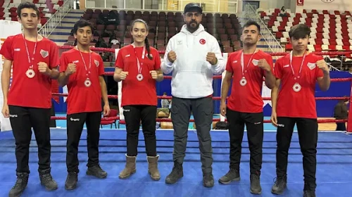 Vanlı sporcular, Muaythai Bölge Şampiyonası’ndan derecelerle döndü