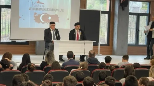 Vatan ve Kahramanlık Buluşmaları'nda Gazilerle Öğrenciler Bir Araya Geldi
