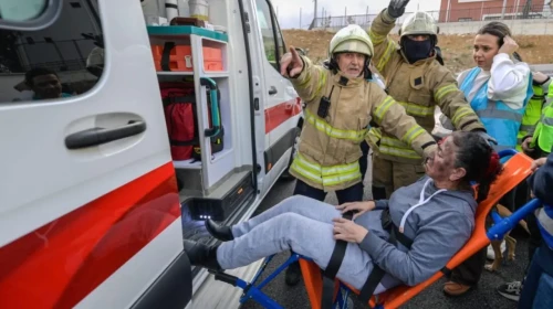 İzmir'de Engelli Bireyler İçin Özel Afet Tahliye Tatbikatı Yapıldı