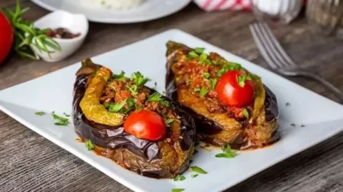 Patlıcan Severlerin Bayıldığı Karnıyarık Nasıl Yapılır?