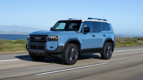 Toyota Yeni Üç Sıralı Elektrikli SUV Modelini İlk Kez Gösterdi