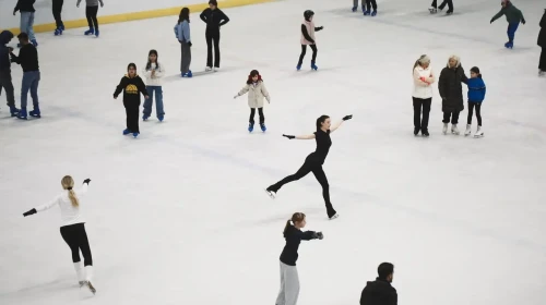 Yarıyıl tatilinin uğrak noktası BELPA Buz Pateni Tesisi