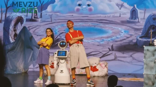 Robotlar Tiyatro Sahnesinde! Yeni Dönemin Yıldızlarını Tanıyın!