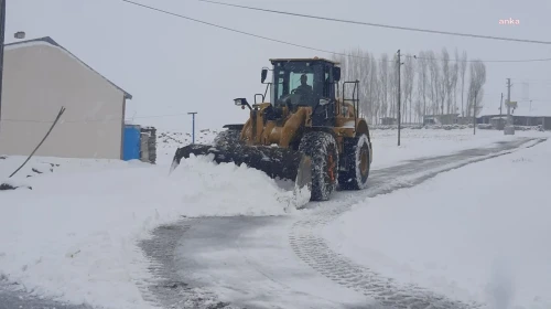 Horasan ve Karapınar Grup Yolunda Karla Mücadele Çalışmaları Sürüyor