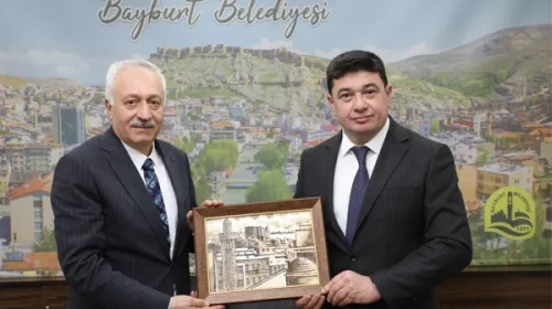 Azerbaycan Kars Başkonsolosu Aliyev'den Bayburt Belediyesi'ne ziyaret