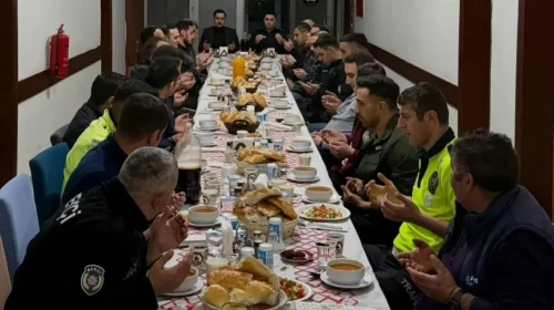 İftar Programında Akyaka Kaymakamı Emniyet Mensuplarıyla Buluştu