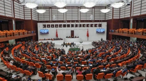 Yapay zeka listeledi: 2025 yılının en başarılı 15 milletvekili belli oldu