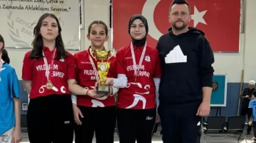 Kalkandere Çayırlı Ortaokulu Dartta İl Birincisi Oldu