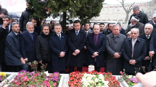 Erbakan, 15. ölüm yıldönümünde dualarla anıldı: "Bu millet yine ayağa kalkabilir" mesajı verildi.