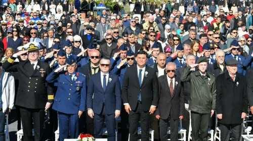 Fethiye, Hava Şehidi Fethi Bey'i 112. yılında kutladı; F-16’lar ve paramotorlar gökyüzünde görsel şölen sunuyor.