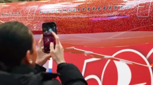 THY'den Tarihi Hamle: 500. Uçak, 100 Bin Çalışanın Fotoğrafıyla Gökyüzünü Fethetti!