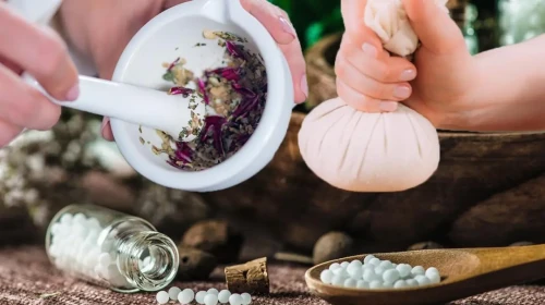 Başa sürün ve bekleyin: Baş ağrısını kesiyor! İbn-Sina'nın yüksek ateşle gelen hastalıklara reçetesi