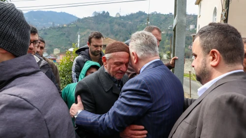 Rize’de Cenaze Programı: AK Parti Heyeti İki Ayrı Merasime Katıldı