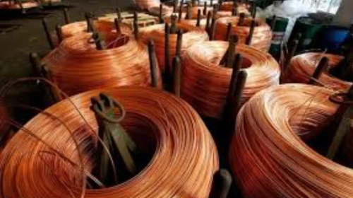 Bakır Fiyatları Aralık Düzeyine Düştü: Piyasalarda Dalgalanma Devam Ediyor