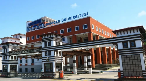 RTEÜ Eczacılık Fakültesi'nden Açıklama: Kamuoyunu Yanıltıcı Bilgilere Dikkat!