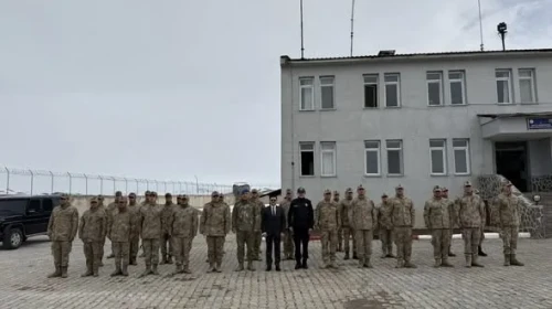 Özalp’te Bayram Mesaisi: Kaymakam Bulut’tan Jandarmaya Ziyaret