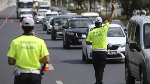 Araçta Pense Bulundurmak Zorunlu mu? Yönetmelik Net Konuşuyor