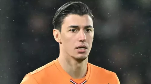 Berke Özer Aşk Hayatında Yeni Sayfa Açtı: Yeni Sevgilisiyle Dikkatleri Üzerine Çekti!