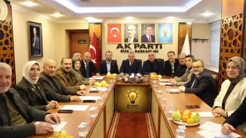 AK Parti Rize'de Haftalık Yönetim Kurulu Toplantısı Gerçekleştirildi