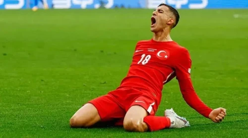 Mert Müldür'ün Kosova Maçı'nda Oynayıp Oynamayacağı Merak Ediliyor: Sakatlık, Ceza veya Yedeklik Mi?