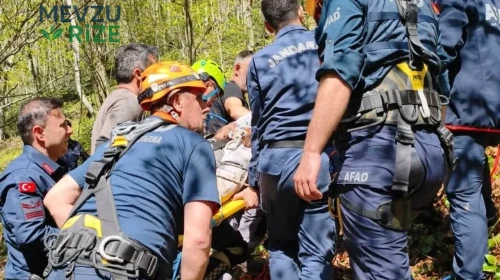 Atakum'da kayalıklardan düşen yaralı kurtarıldı, hastaneye sevk edildi.