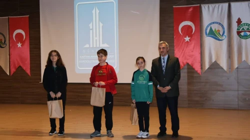 Güneysu’da Okullar Arası Bilgi Yarışması ve Ödül Töreni Düzenlendi