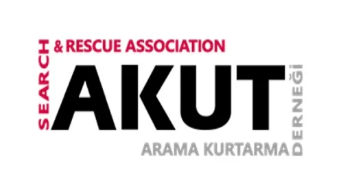 AKUT Arama Kurtarma Derneği Yönetim Kurulu Başkanı Serhat Akbel ve yönetim kurulu üyeleri, İstanbul Ekoloji Rotary Kulübü tarafından AKUT Yarımada ekibine bağışlanan lojistik ve konaklama konteynerlerinin teslim törenine katıldı.