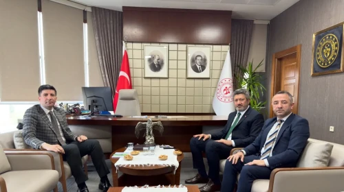 Güneysu’da Spor Yatırımları Masaya Yatırıldı: Yeni Tesisler İçin Yol Haritası Belirlendi