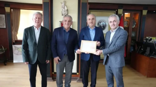 RTEÜ, Rize Belediyesi'ni Ziyaret Ederek İftar Destekleri İçin Teşekkür Etti!