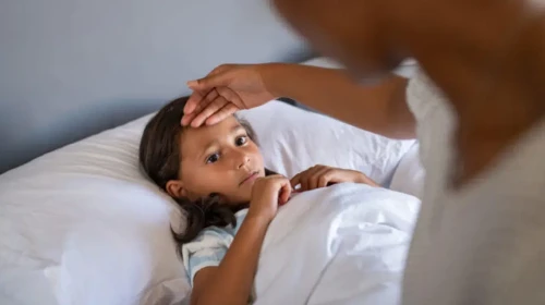 Sıcaklık Değişimlerinde Çocuklar En Çok Yanlış Giydirme Nedeniyle Hastalanıyor