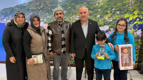 Çayeli Belediye Başkanı İsmail Hakkı Çiftçi, Hemşehrilerini Makamında Konuk Etti