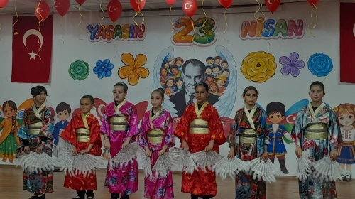 Derepazarı'nda 23 Nisan Coşkusu: Öğrencilerden Unutulmaz Gösteriler