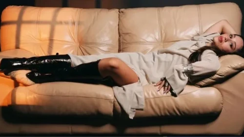 Şarkıcı Afra (Elif Kılıç) Kimdir?