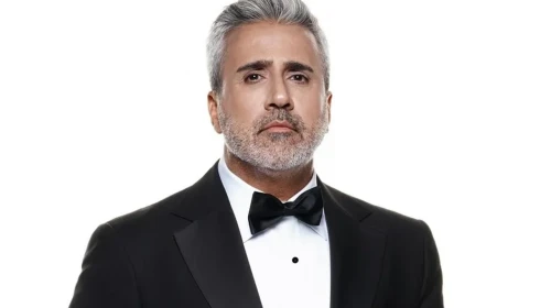 Emrah Kimdir? Yaşamı, Müzik Kariyeri ve Unutulmaz Albümleri