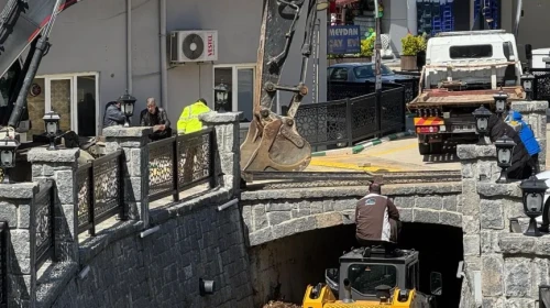 İyidere'de yaz öncesi dere temizliği ve ilaçlama çalışmaları hız kazandı