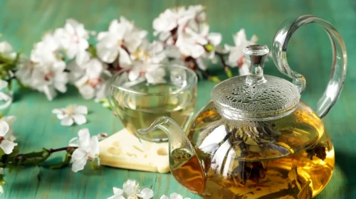 Beyaz Çay Nedir, Neye İyi Gelir? Faydaları ve Etkileri