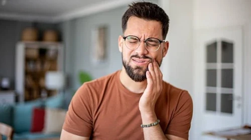 Diş ağrısına evde ne iyi gelir? Diş ağrısı için doğal yöntemler neler?