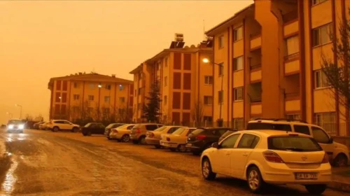 Çöl Tozu Alarmı! Meteoroloji 31 İli Sarı Kod ile Uyardı: Yağışlar Çamur Şeklinde Geliyor