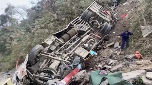 Feci Trafik Kazasında Can Kaybı: 13 Hayatını Kaybetti, 30 Kişi Yaralandı