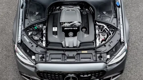 Mercedes-AMG'den Heyecan Verici Dönüş: V8 Motorlarla Yeniden Sahneye Çıkıyor!