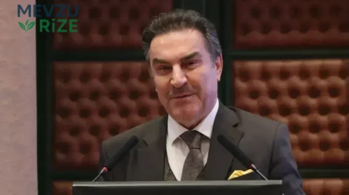 Prof. Dr. Zakir Avşar: CHP'den Ayrılanlar Gerçekten de Dava Satıcısı mı?